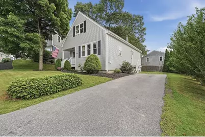 134 Hathaway Commons Rd, Fall River, MA 02720 - Photo 3