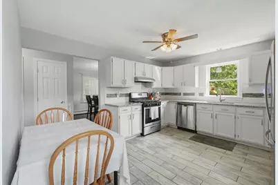 134 Hathaway Commons Rd, Fall River, MA 02720 - Photo 5