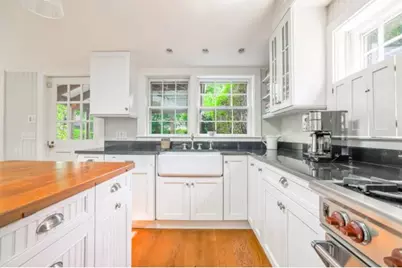 4 York, Nantucket, MA 02554 - Photo 3