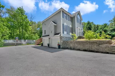 257 Howe St, Methuen, MA 01844 - Photo 3