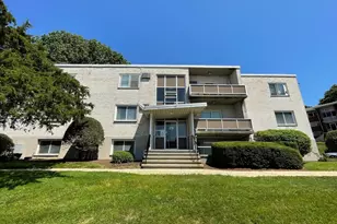 29 Jacqueline Rd, Waltham, MA 02452 - Photo 1
