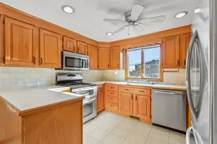 72 Cambridge Rd, Woburn, MA 01801 - Photo 3