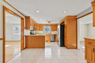 72 Cambridge Rd, Woburn, MA 01801 - Photo 9
