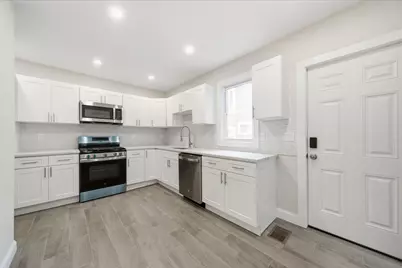 11 Mount Pleasant St #11, Waltham, MA 02452 - Photo 3