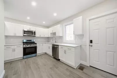 11 Mount Pleasant St #11, Waltham, MA 02452 - Photo 3