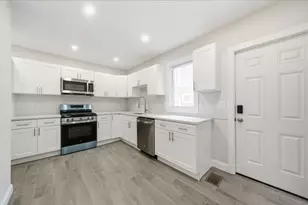 11 Mt Pleasant St, Waltham, MA 02452 - Photo 3