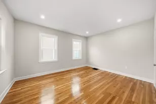 11 Mt Pleasant St, Waltham, MA 02452 - Photo 13