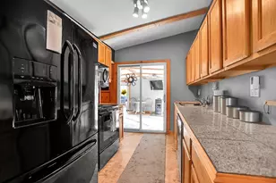 50 Roosevelt Dr, Southbridge, MA 01550 - Photo 3