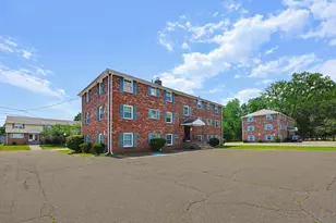 15 Frank St, Dracut, MA 01826 - Photo 3
