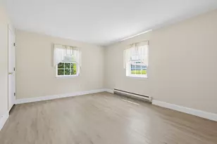 15 Frank St, Dracut, MA 01826 - Photo 11