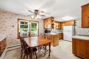 214 Forest Hills Rd, Springfield, MA 01128 - Photo 9