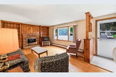 214 Forest Hills Rd, Springfield, MA 01128 - Photo 5