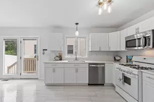 18 Rosegate Rd, Needham, MA 02494 - Photo 5