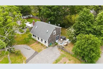 70 Quinaquisset Ave, Mashpee, MA 02649 - Photo 5