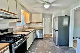 9 Champlain Dr, Hudson, MA 01749 - Photo 7