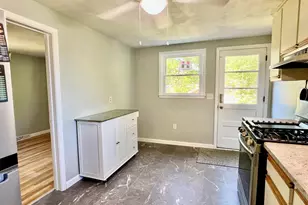 9 Champlain Dr, Hudson, MA 01749 - Photo 9