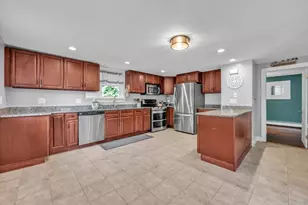 6 Belanger Ave, Sturbridge, MA 01566 - Photo 5
