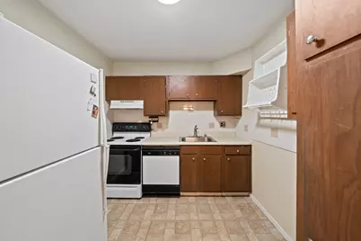 68 Summer Ave #8, Stoughton, MA 02072 - Photo 3