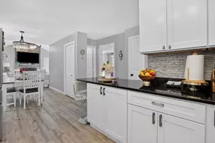88 Jennie Cir, Agawam, MA 01001 - Photo 17