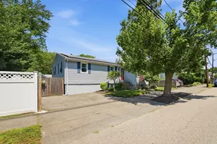 31 Dartmouth St, Lynn, MA 01904 - Photo 3