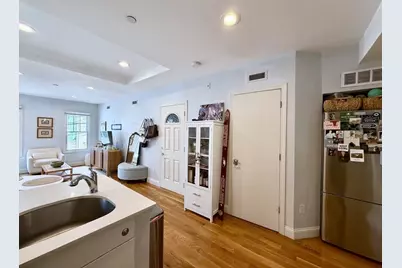 77 F St. #2, Boston, MA 02127 - Photo 3