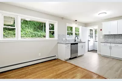 58 Hearthstone Ter, Chicopee, MA 01020 - Photo 9