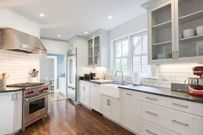 16 Pickett St, Marblehead, MA 01945 - Photo 5