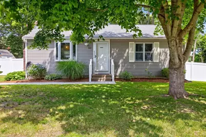 545 Lincoln Rd Ext, Barnstable, MA 02601 - Photo 3