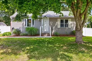 545 Lincoln Rd Ext, Barnstable, MA 02601 - Photo 3