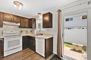49 Sheri Ln, Agawam, MA 01001 - Photo 5