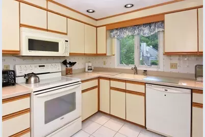 191 Brickett Hill Circle #191, Haverhill, MA 01830 - Photo 5