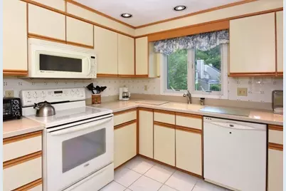 191 Brickett Hill Circle #191, Haverhill, MA 01830 - Photo 5