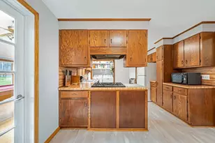 50 Emerson St, Springfield, MA 01108 - Photo 9
