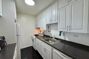 8 Whittier Pl, Boston, MA 02114 - Photo 27