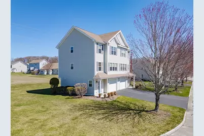 27 Streamview Dr #27, Cumberland, RI 02864 - Photo 3