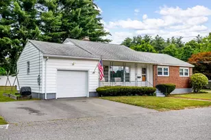 7 Knollwood Ln, Leominster, MA 01453 - Photo 3