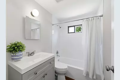 60 Keddy Street, Springfield, MA 01109 - Photo 11