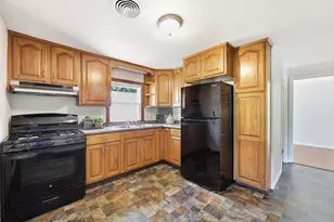 60 Keddy St, Springfield, MA 01109 - Photo 5