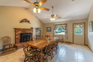35 Jennie Cir, Agawam, MA 01001 - Photo 13