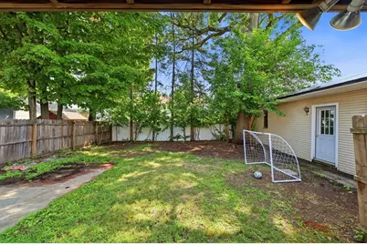 15 Rhodes, Agawam, MA 01030 - Photo 7