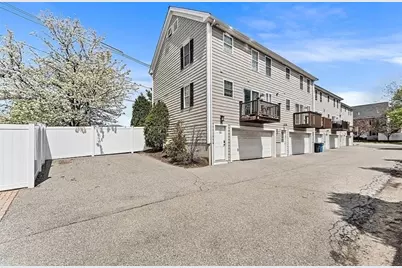 30 Russell St #5, Waltham, MA 02453 - Photo 25