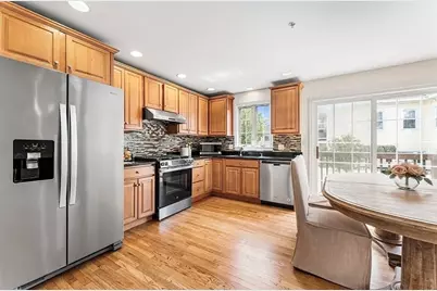 30 Russell St #5, Waltham, MA 02453 - Photo 7
