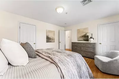 30 Russell St #5, Waltham, MA 02453 - Photo 15