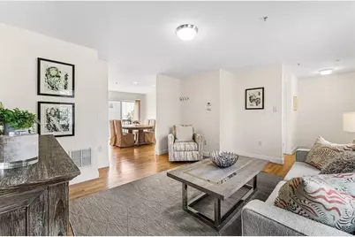 30 Russell St #5, Waltham, MA 02453 - Photo 3