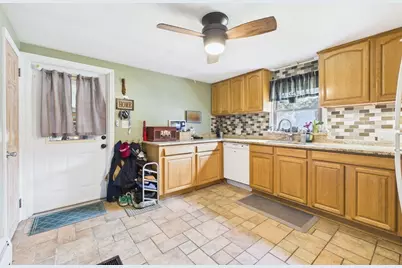 12 Adams Dr, Brimfield, MA 01010 - Photo 9