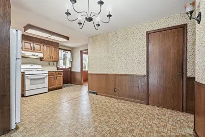 38 South Alhambra Cir, Agawam, MA 01001 - Photo 9