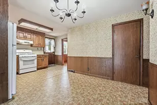 38 S Alhambra Cir, Agawam, MA 01001 - Photo 9