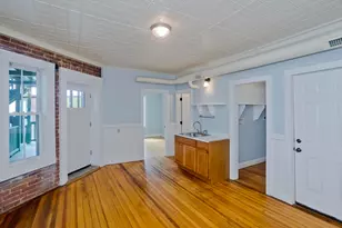 56 Pine St, Holyoke, MA 01040 - Photo 9