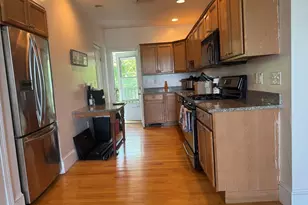 33 Main St, Somerville, MA 02145 - Photo 3