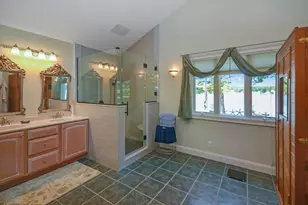 34 MacArthur Dr, Millbury, MA 01527 - Photo 15